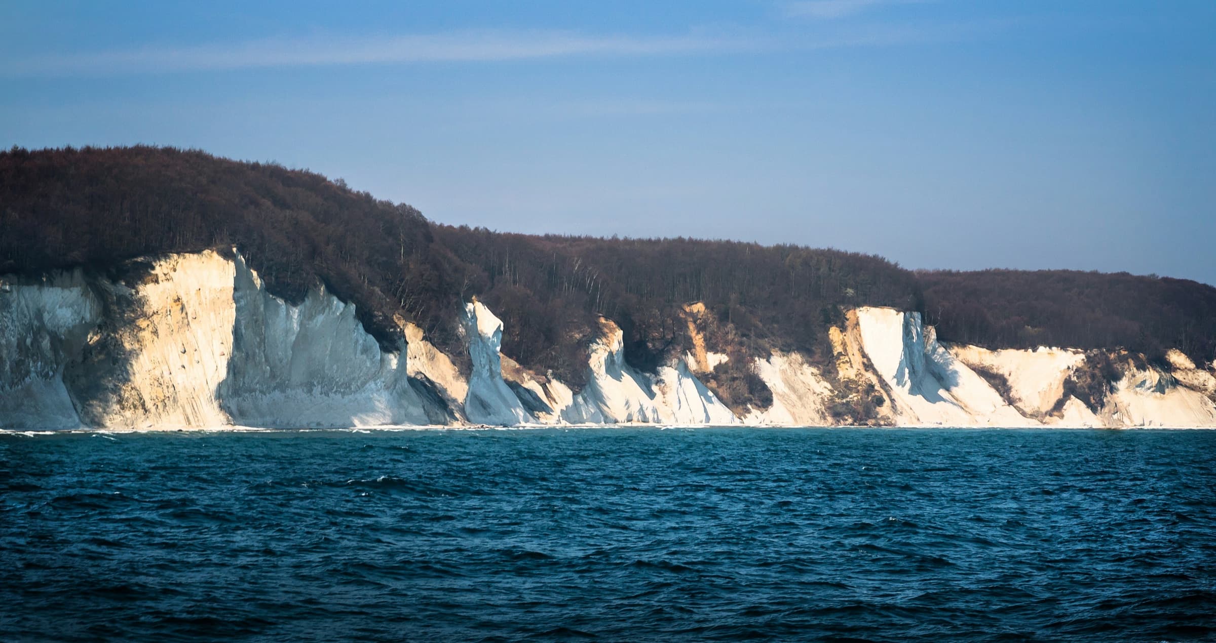 Panorama der Kreidefelsen an der Ostseeküste Rügens